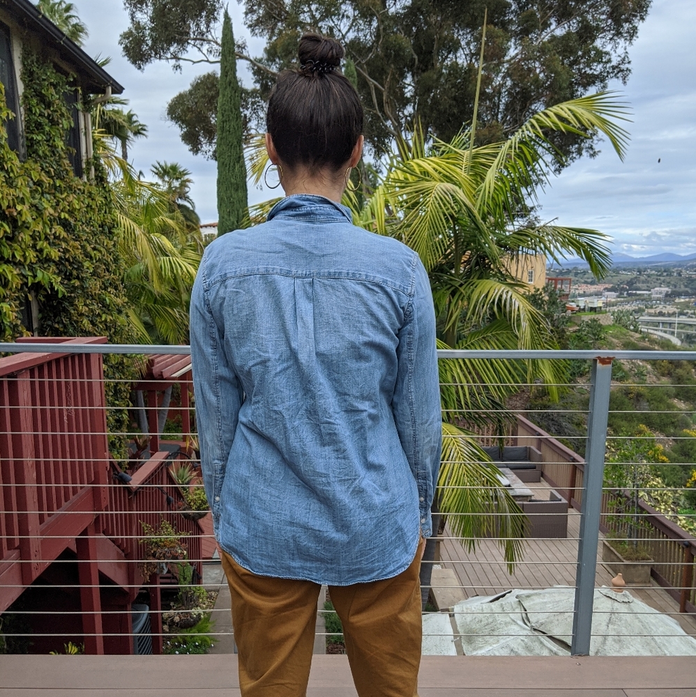 GAP Denim Button-Up - Picture 2 of 3